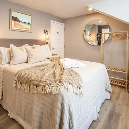 Sandringham House * Saint Helier