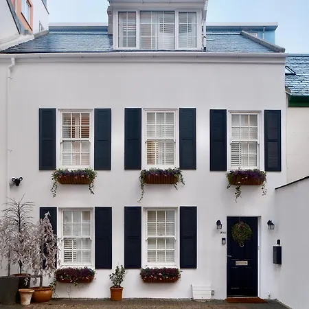 度假居 Sandringham House 圣赫利尔泽西